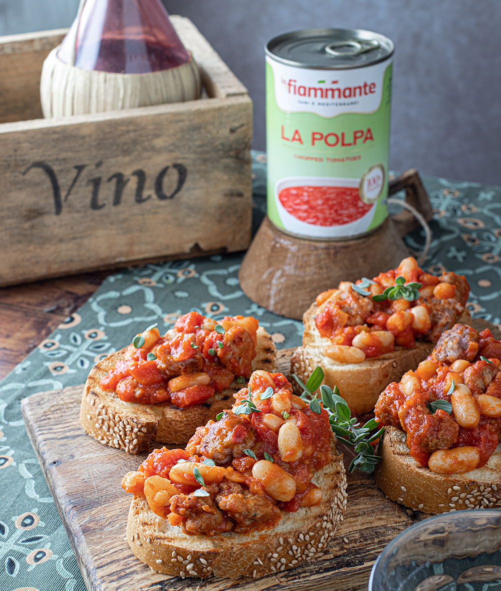 Bruschetta Con Fagioli Cannellini Salsiccia E Pomodoro